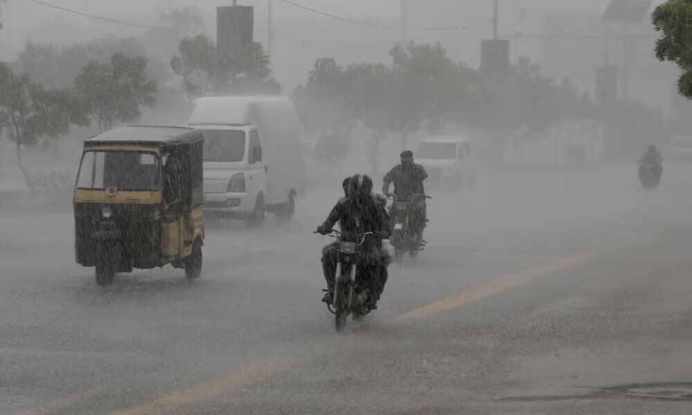 karachi-rain-thumbnail.jpg New Rain Alert for Karachi Starting August 24