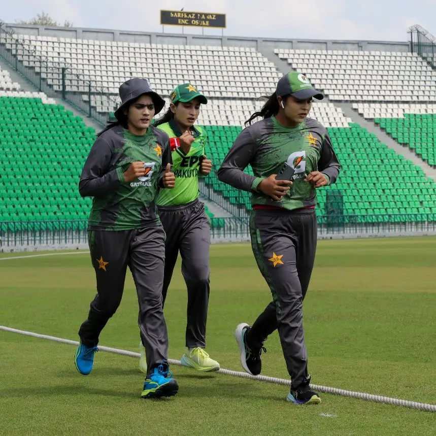 Pakistan women cricket team running during training
