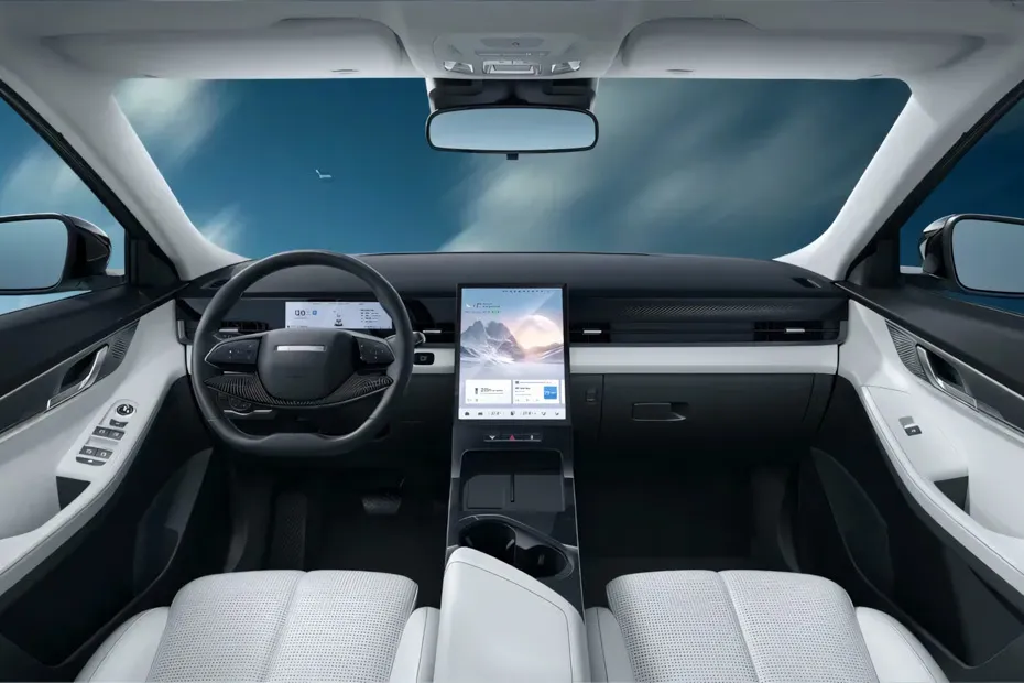 Jaecoo J5 HEV modern interior with large touchscreen