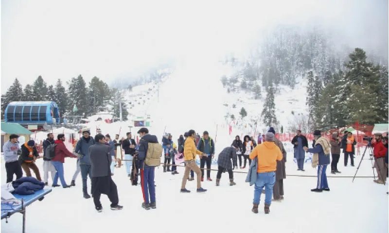 Snow Falls in Upper Swat, Drawing Crowds of Tourists