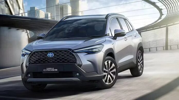 Toyota Corolla with free accessories and Faysal Bank RDA discount banner