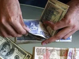 Graph illustrating Pakistan's foreign exchange reserves and recent loan inflows