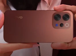 vivo V70 5G smartphone in Dune Gray with ZEISS camera module
