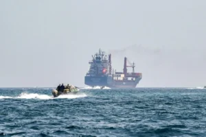 Iran Central Bank Confirms First Fees Collected for Strait of Hormuz Ship Passages