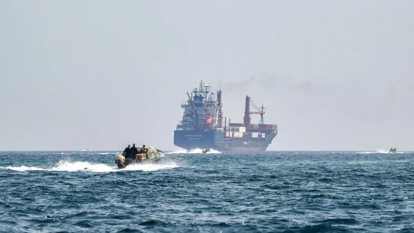 Iran Central Bank Confirms First Fees Collected for Strait of Hormuz Ship Passages