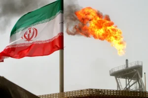 Iran Warns of “End of Oil Production” in Gulf Over Possible Regional Attacks