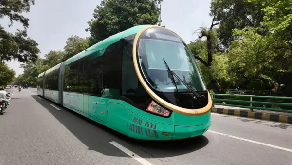 Lahore Electric Tram Project Hits Delays Over Tree Concerns